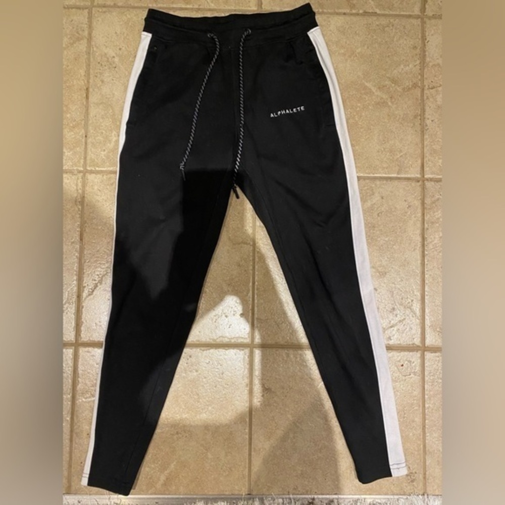 Women Alphalete Joggers Black/White Small